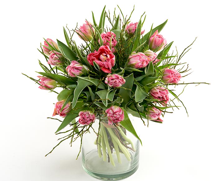 Frisk buket lyserøde tulipaner